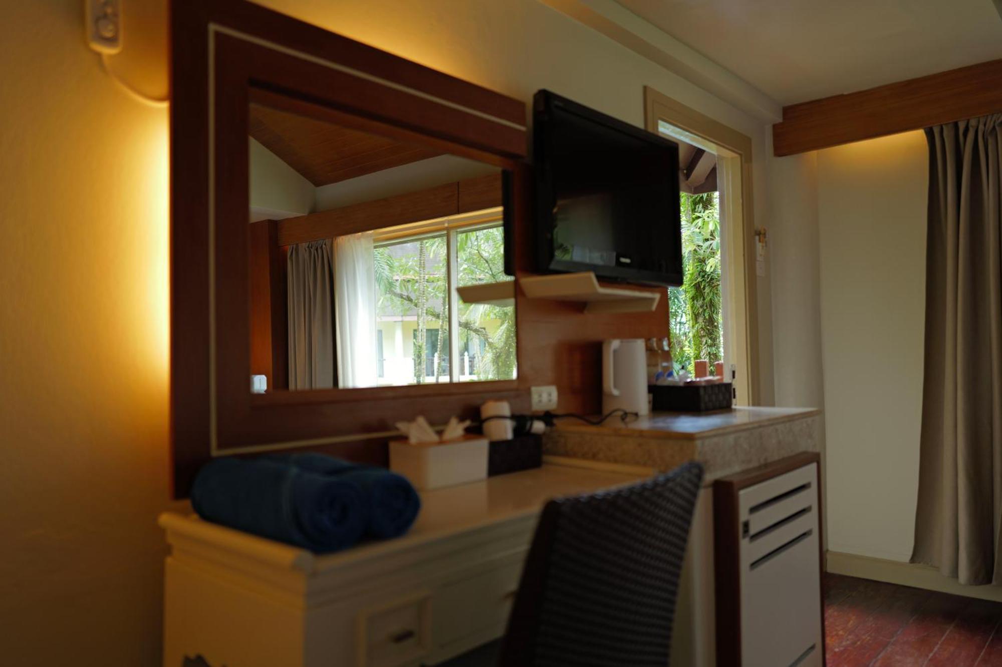 Bhumiyama Beach Resort Koh Chang Exterior foto